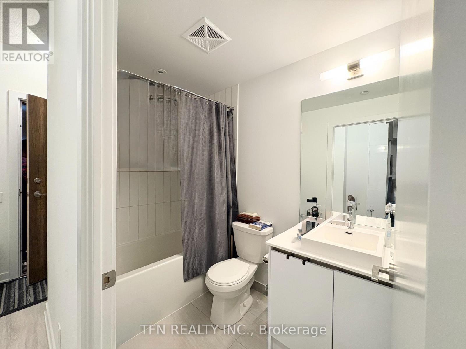 1807 - 251 Manitoba Street, Toronto, ON - Indoor Photo Showing Bathroom