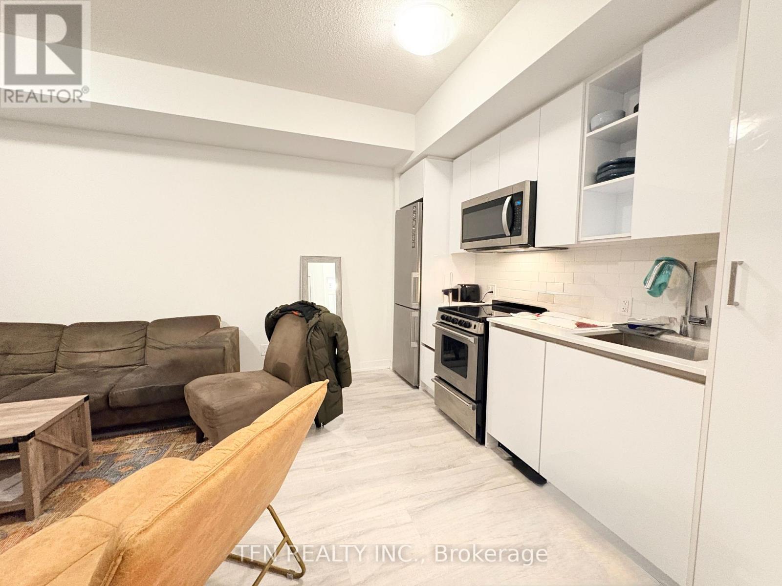 1807 - 251 Manitoba Street, Toronto, ON - Indoor Photo Showing Kitchen