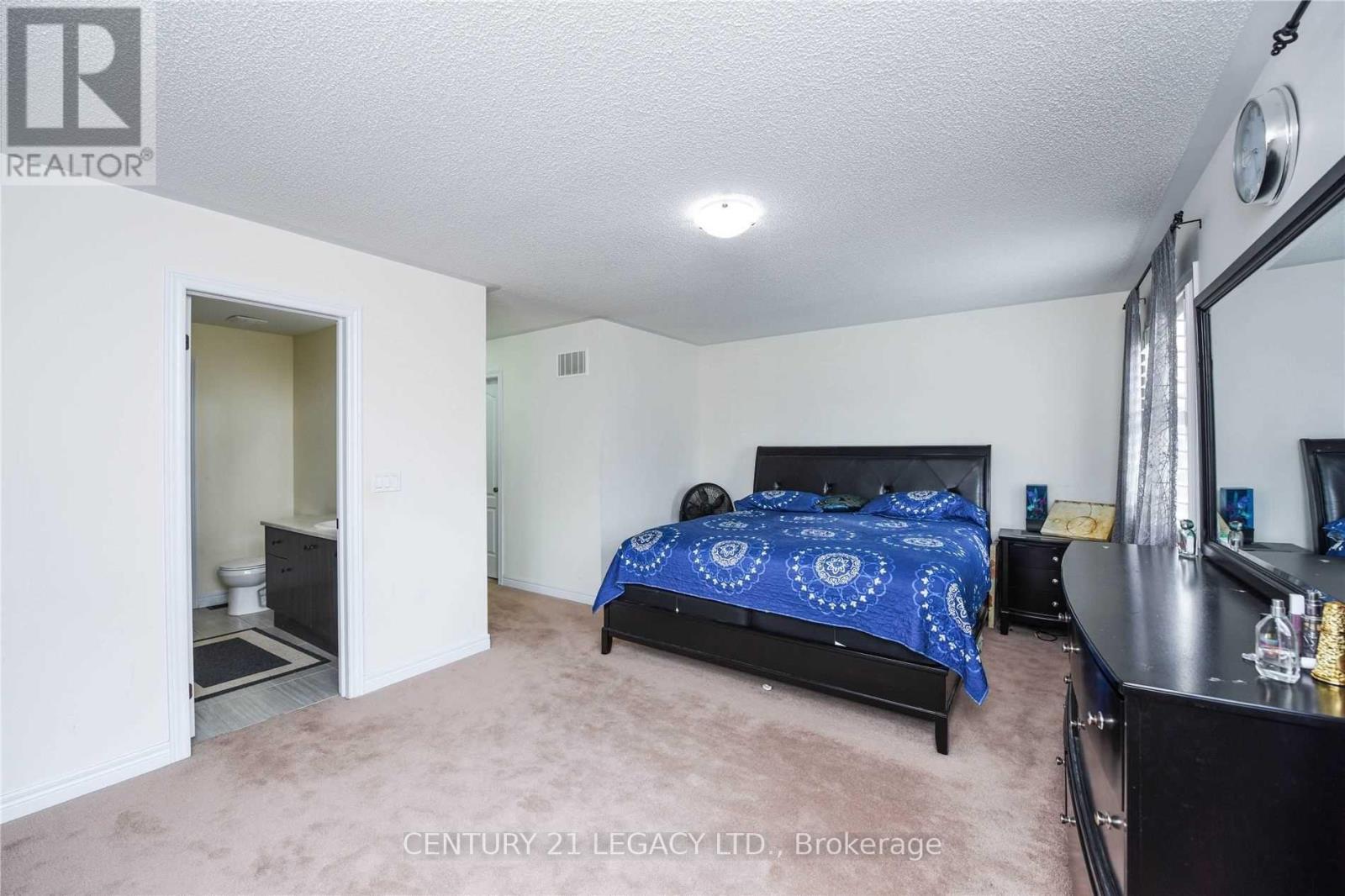 73 Buchanan Crescent, Brampton, ON - Indoor Photo Showing Bedroom