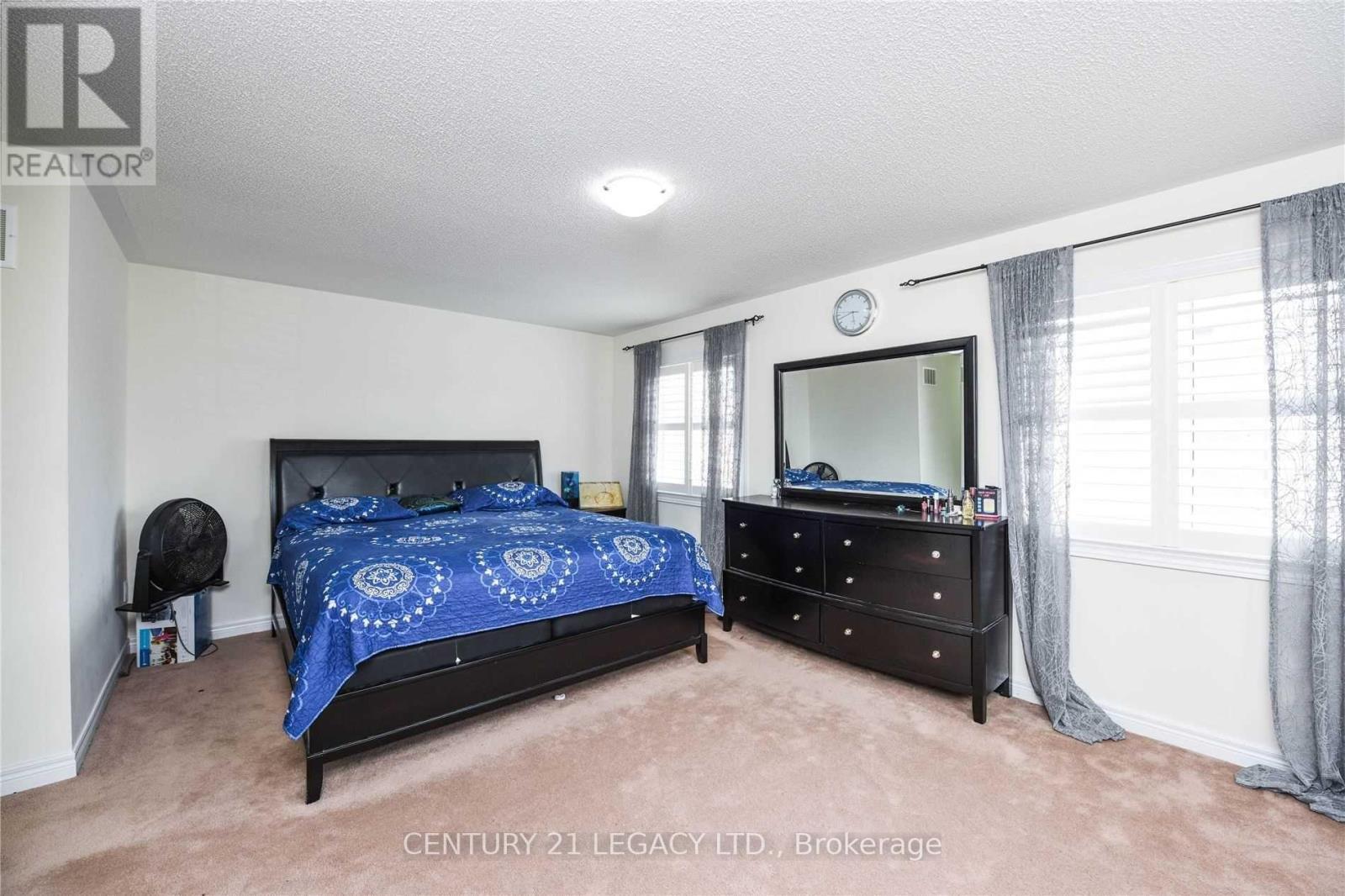 73 Buchanan Crescent, Brampton, ON - Indoor Photo Showing Bedroom