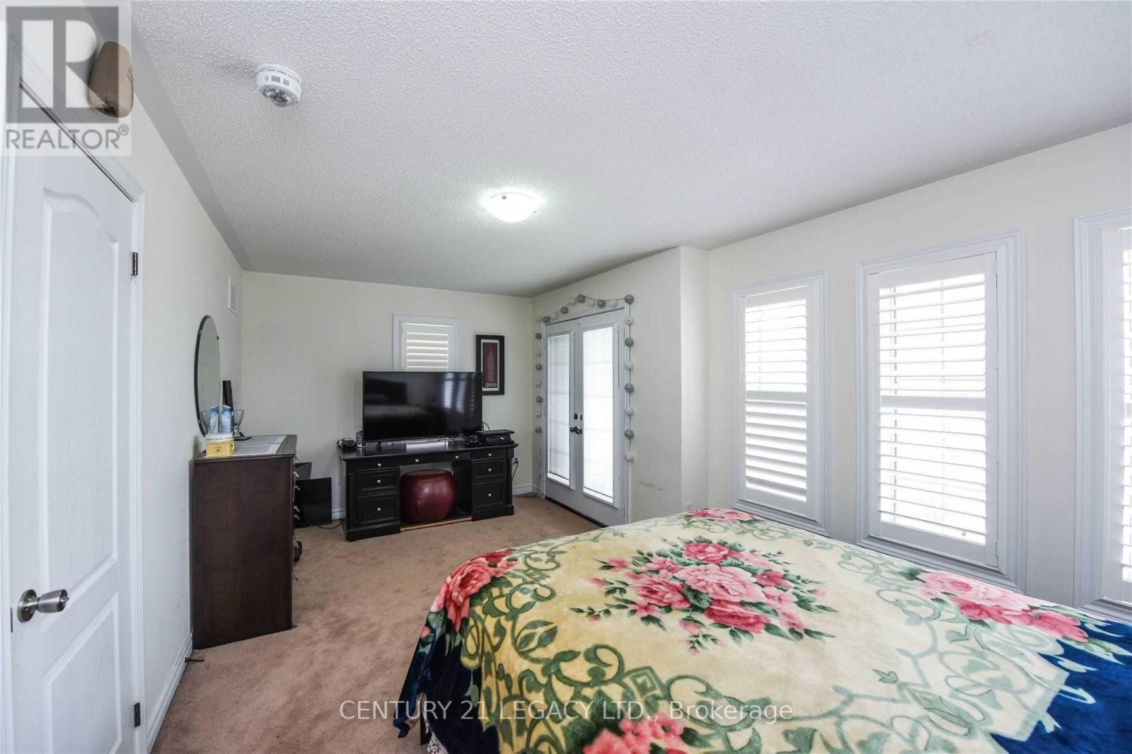 73 Buchanan Crescent, Brampton, ON - Indoor Photo Showing Bedroom