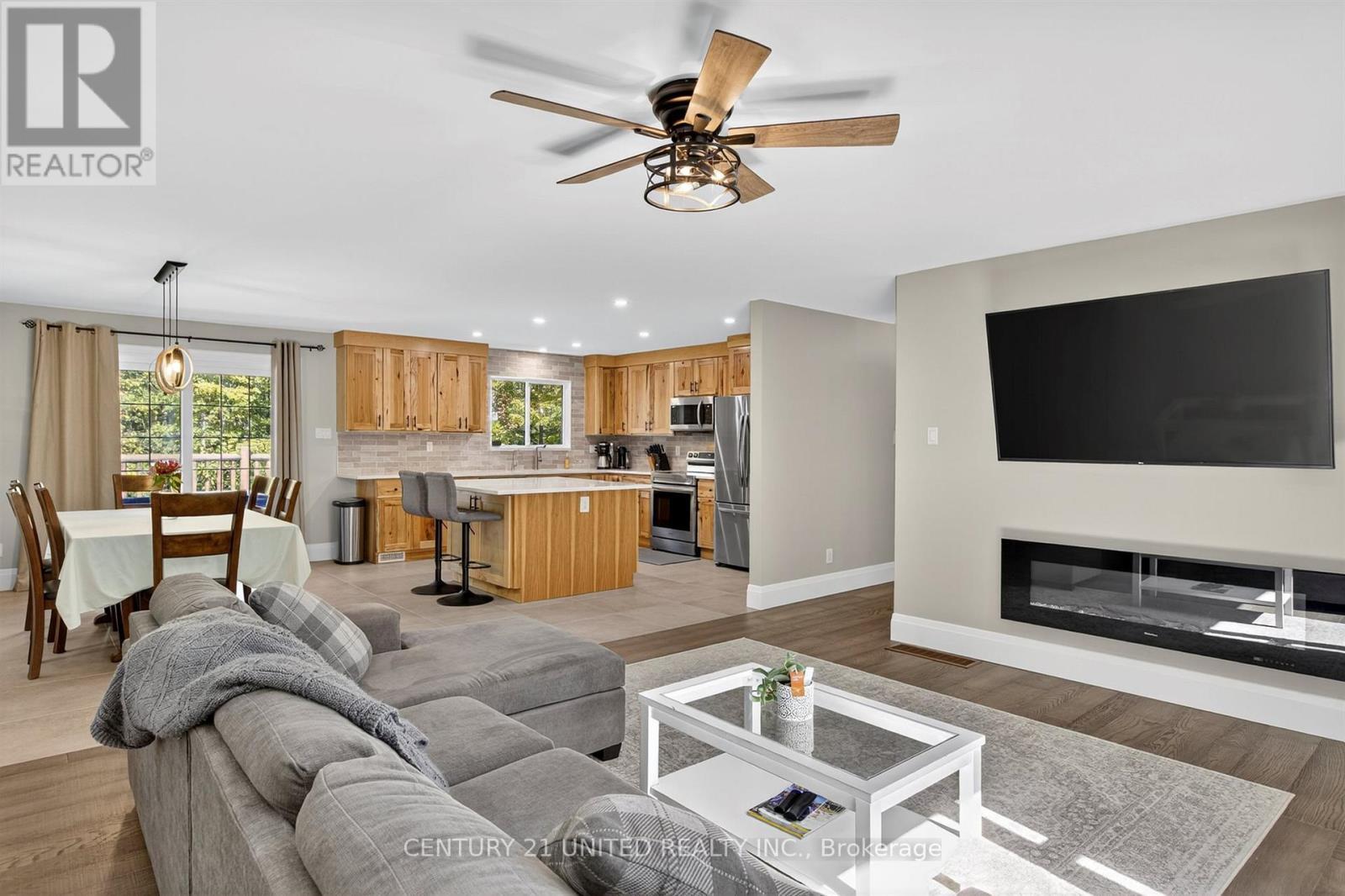 5 Fire Route 46, Trent Lakes, ON - Indoor Photo Showing Living Room With Fireplace