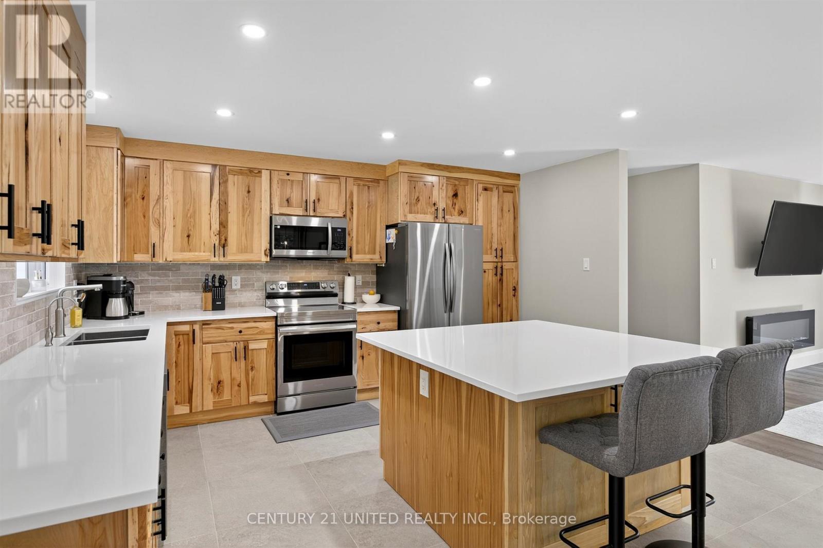 5 Fire Route 46, Trent Lakes, ON - Indoor Photo Showing Kitchen With Double Sink