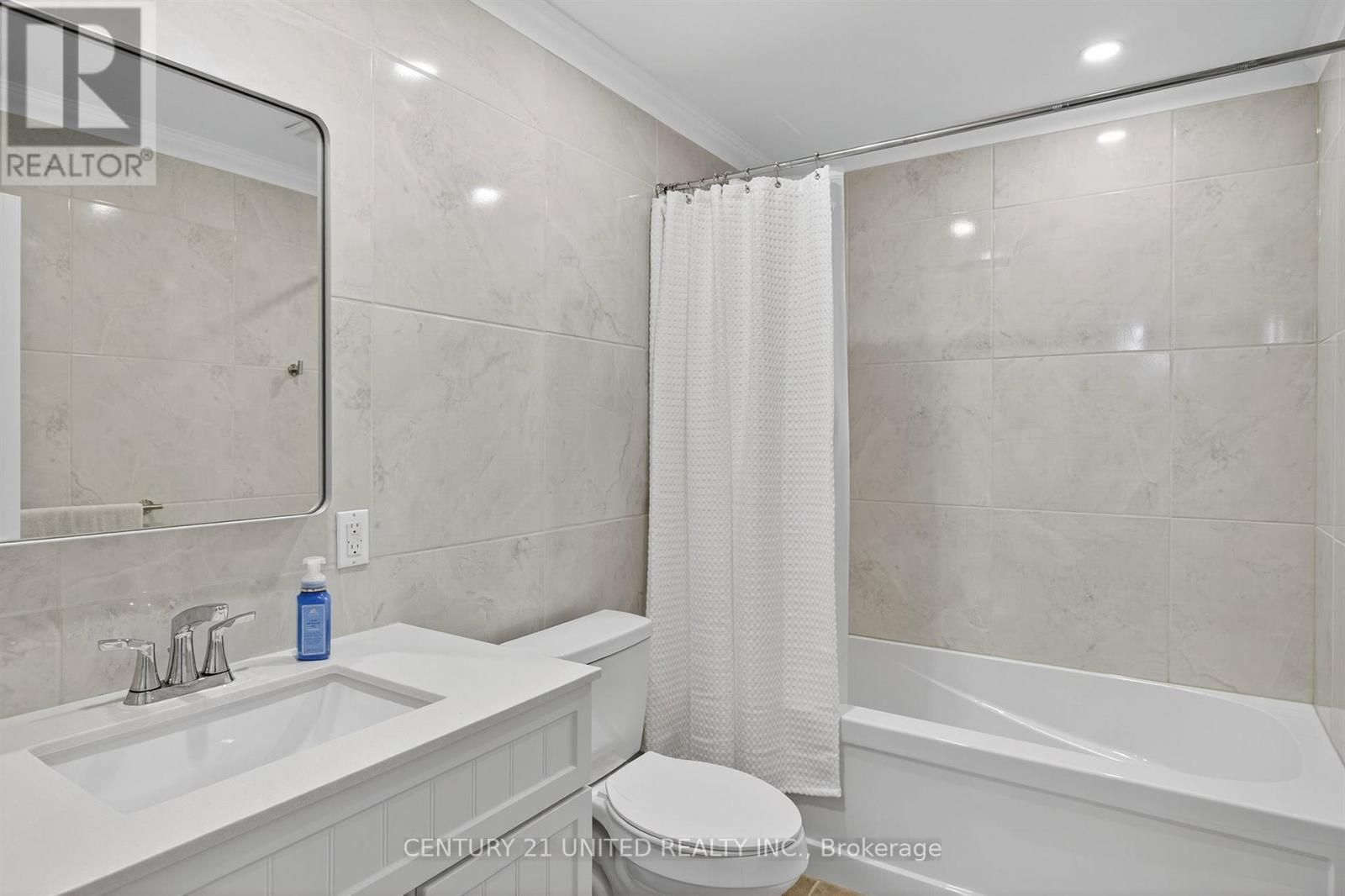 5 Fire Route 46, Trent Lakes, ON - Indoor Photo Showing Bathroom