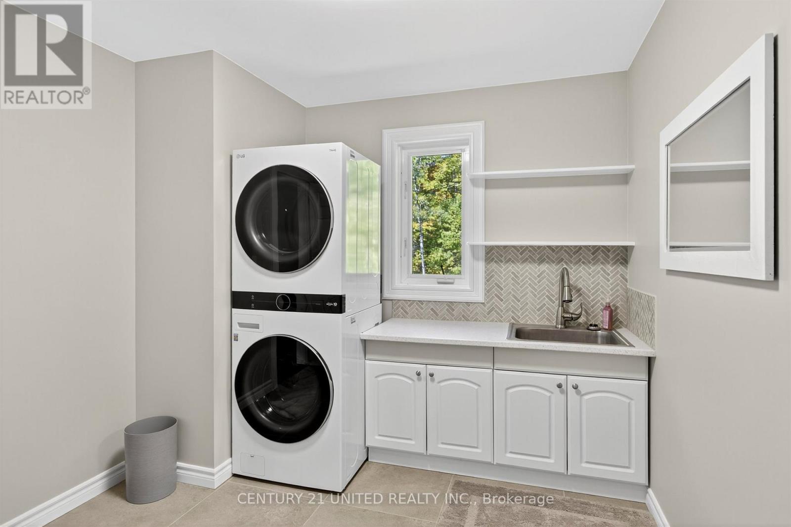 5 Fire Route 46, Trent Lakes, ON - Indoor Photo Showing Laundry Room