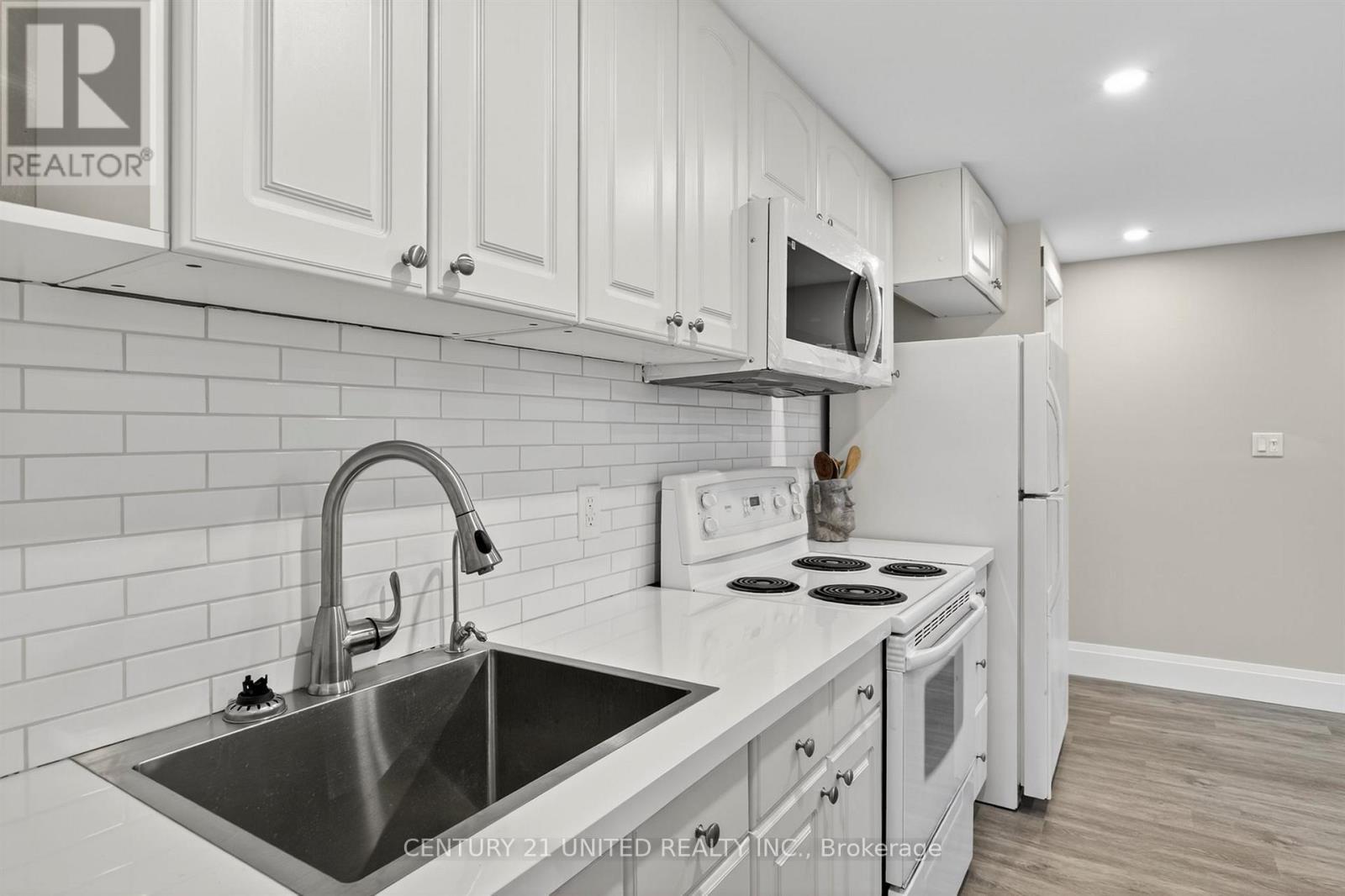 5 Fire Route 46, Trent Lakes, ON - Indoor Photo Showing Kitchen