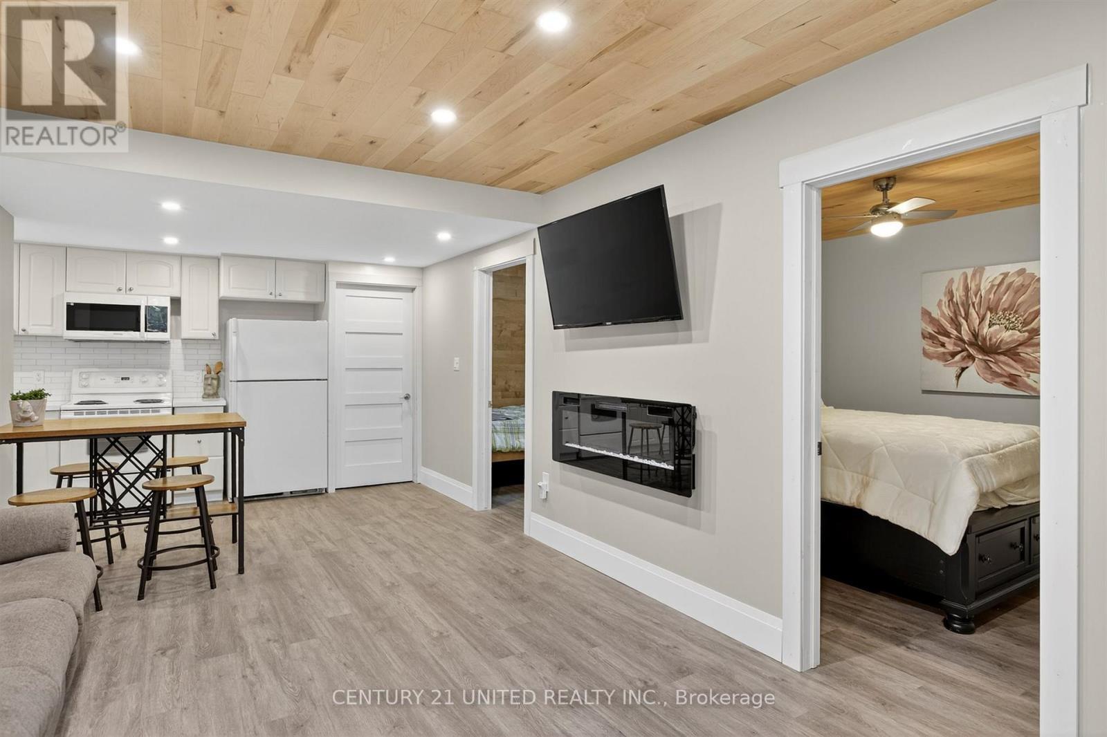 5 Fire Route 46, Trent Lakes, ON - Indoor With Fireplace