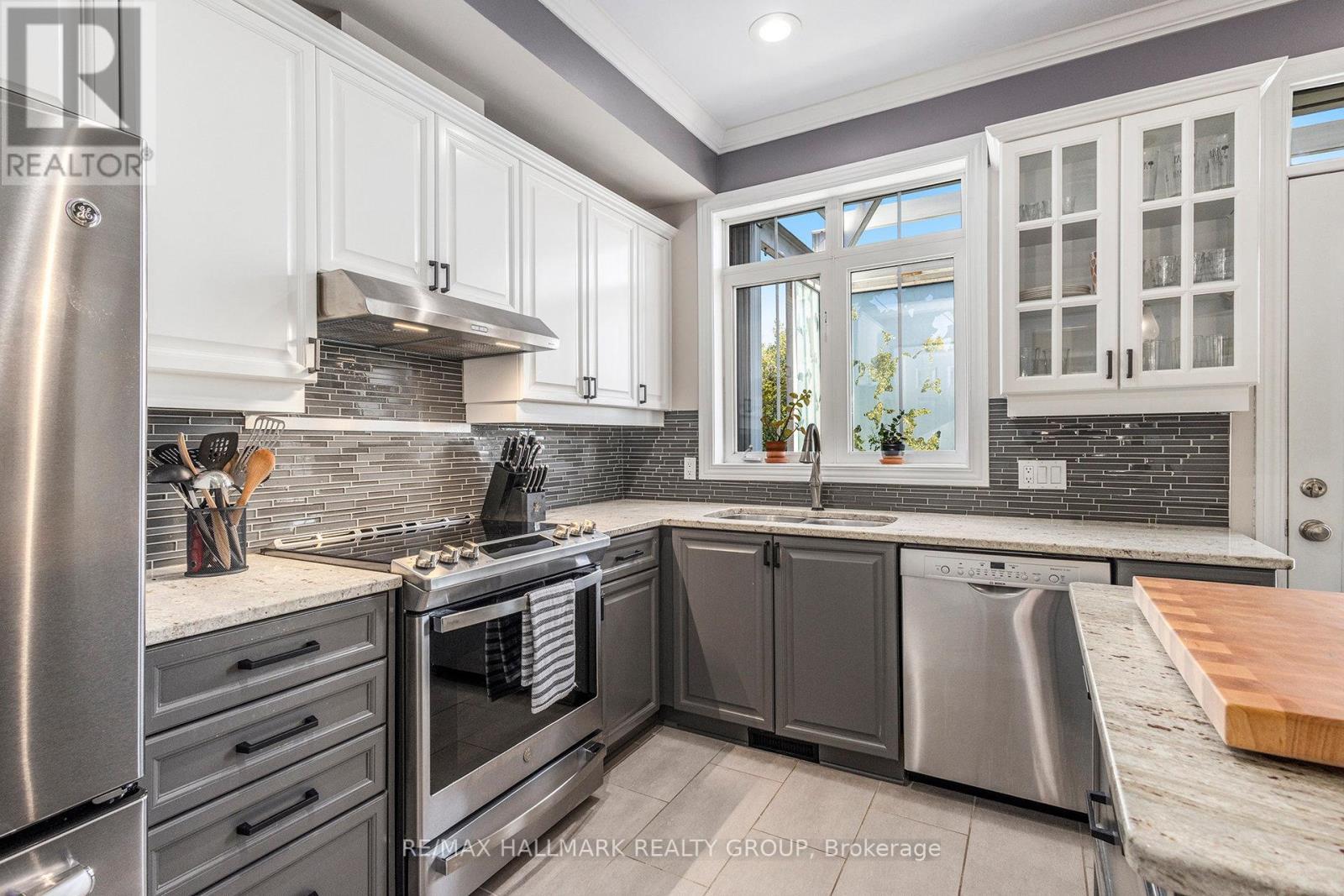 56 Kings Landing Private, Ottawa, ON - Indoor Photo Showing Kitchen With Stainless Steel Kitchen