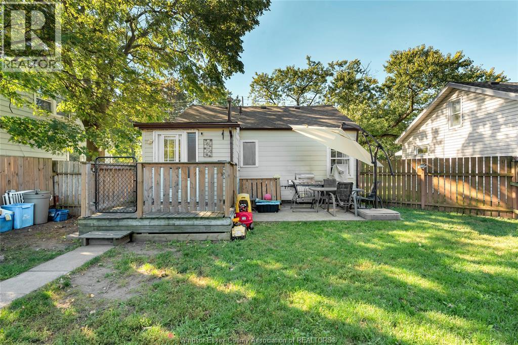 1064 Prince Road, Windsor, ON - Outdoor