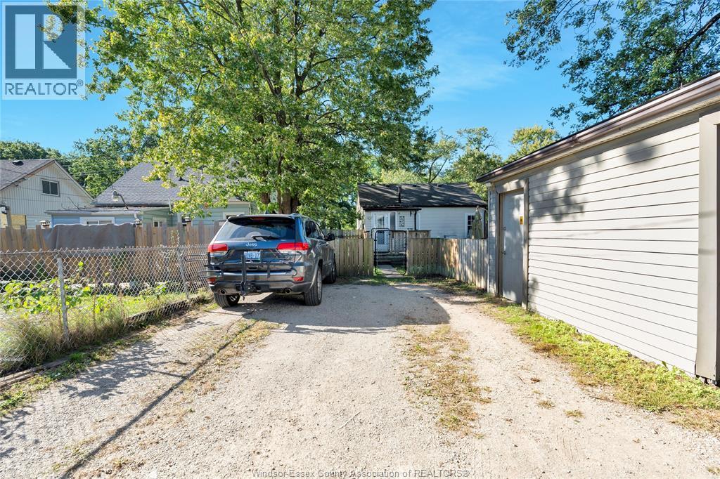 1064 Prince Road, Windsor, ON - Outdoor
