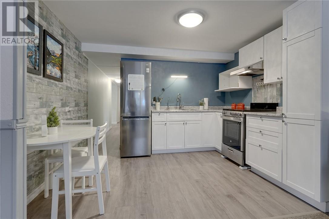 411 Black Lake Road Unit# 15, Lively, ON - Indoor Photo Showing Kitchen