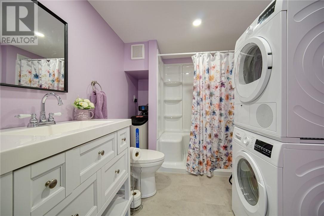 411 Black Lake Road Unit# 15, Lively, ON - Indoor Photo Showing Laundry Room
