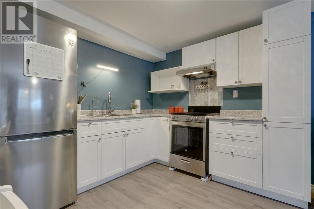 411 Black Lake Road Unit# 15, Lively, ON - Indoor Photo Showing Kitchen