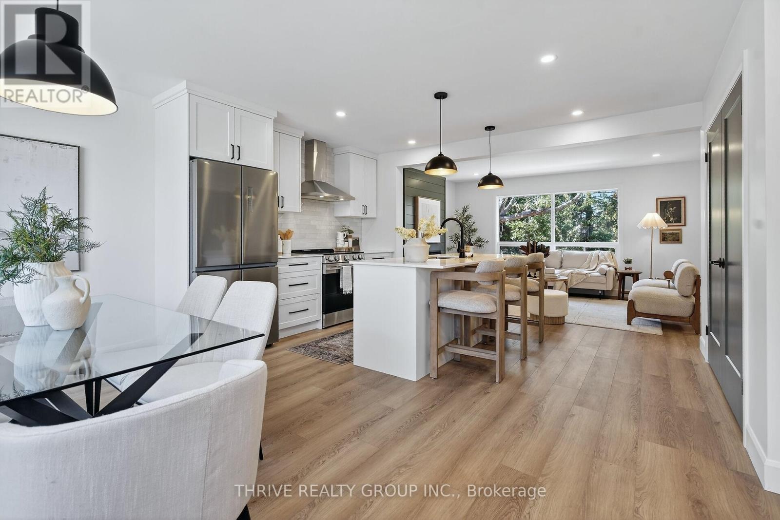 27 - 35 Waterman Avenue, London South (South R), ON - Indoor