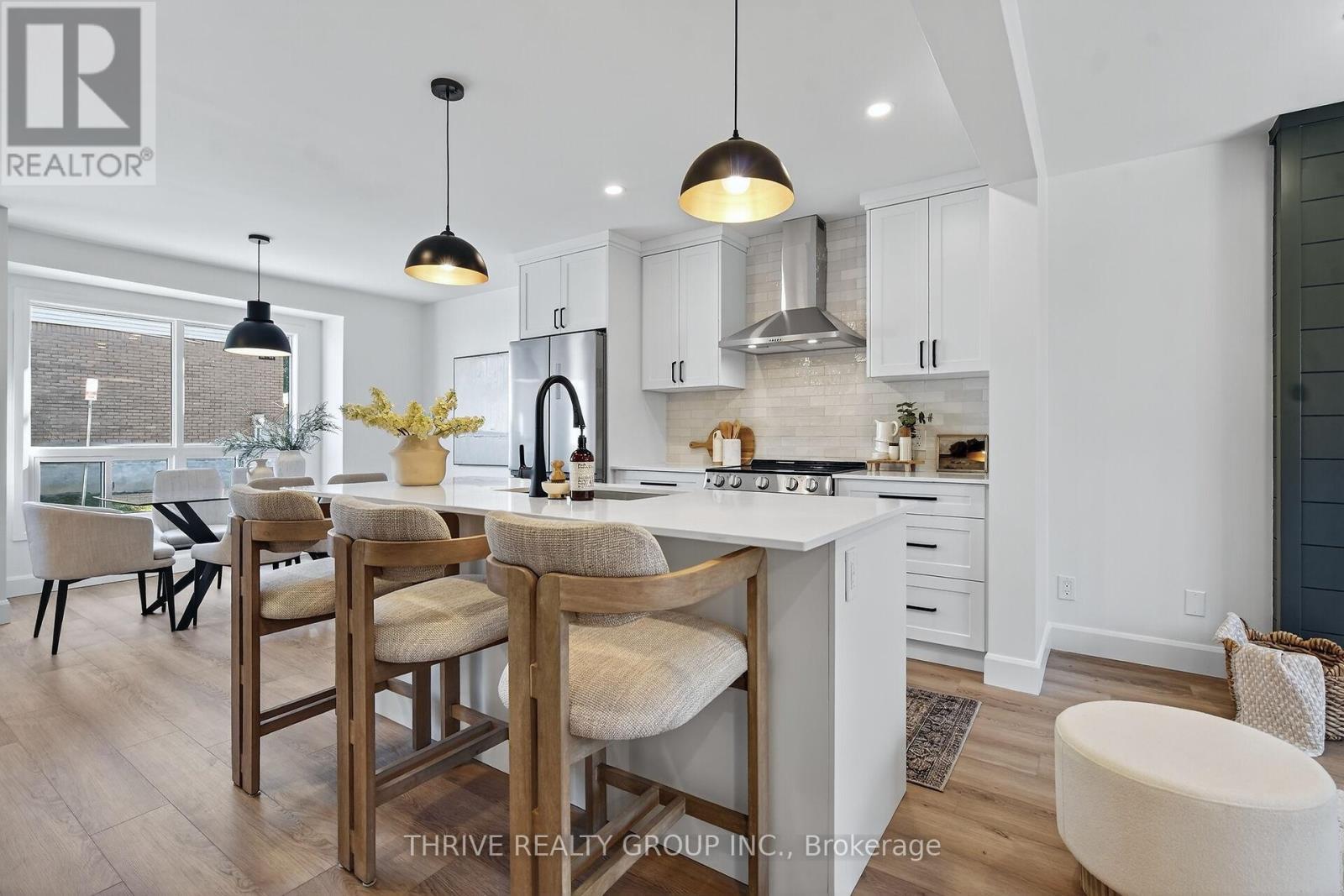 27 - 35 Waterman Avenue, London South (South R), ON - Indoor