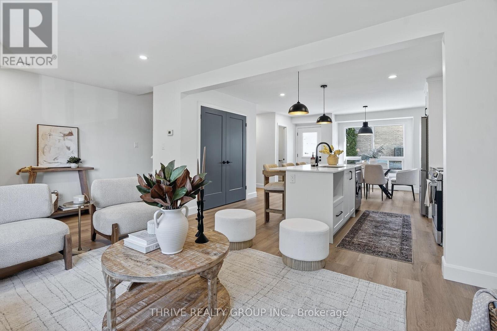 27 - 35 Waterman Avenue, London South (South R), ON - Indoor Photo Showing Living Room