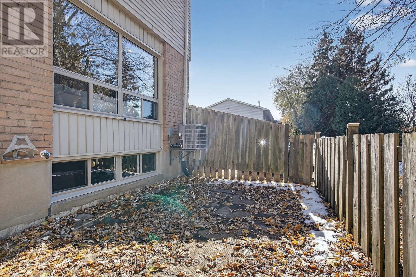 27 - 35 Waterman Avenue, London South (South R), ON - Outdoor