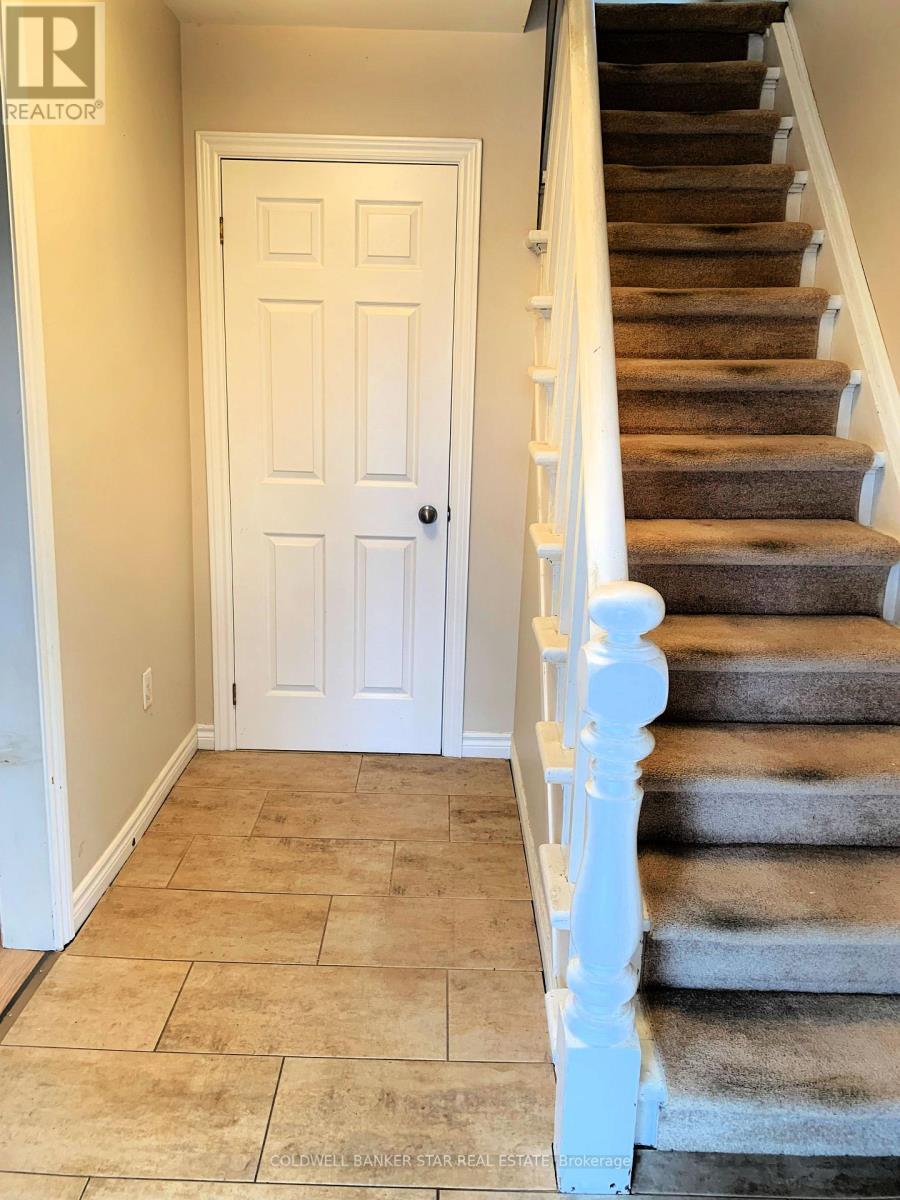 14 Antrim Street, St. Thomas, ON - Indoor Photo Showing Other Room