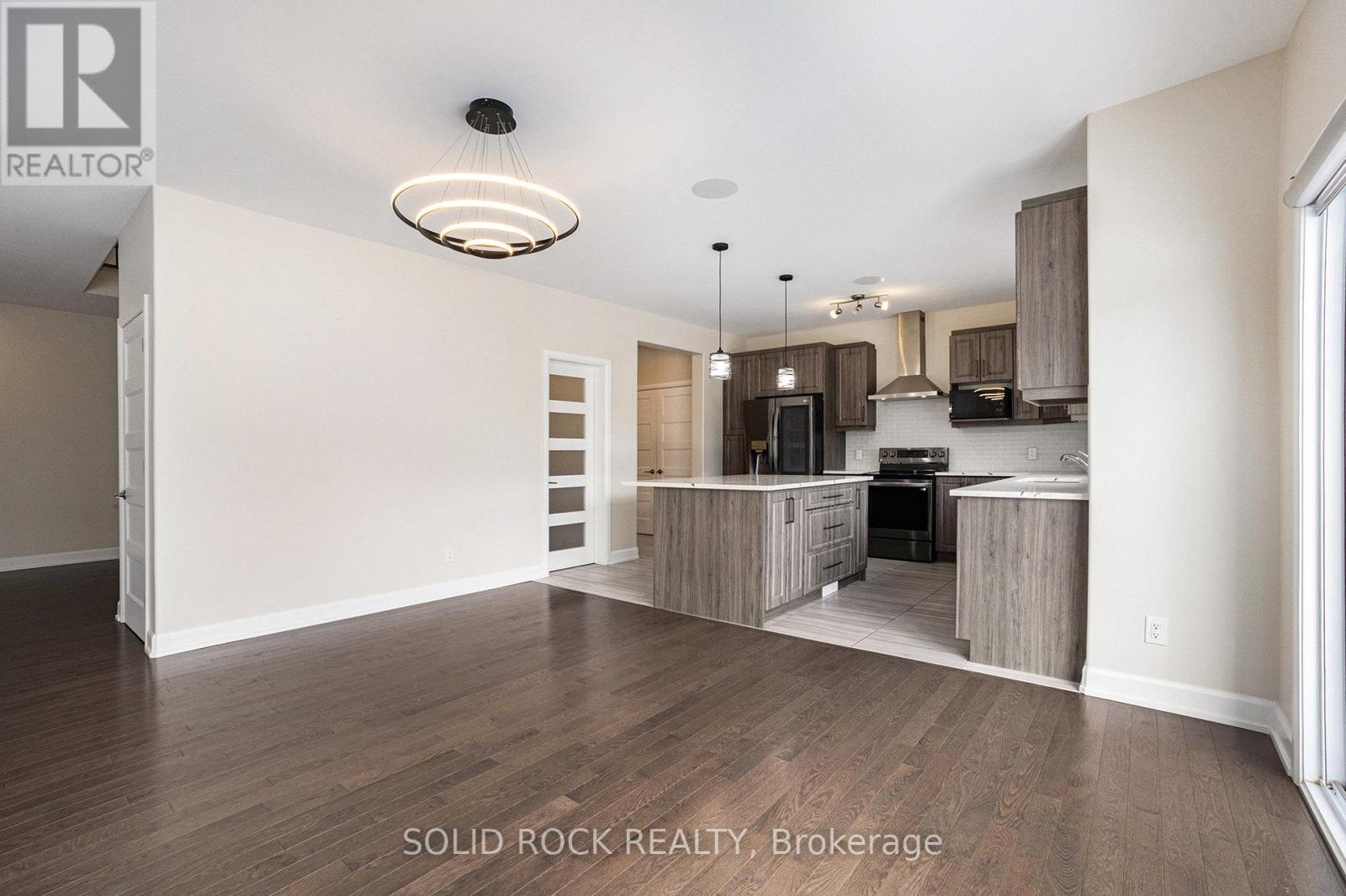 Kitchen with W/I Pantry - 524 Lucent Street, Russell, ON - Indoor Photo Showing Kitchen