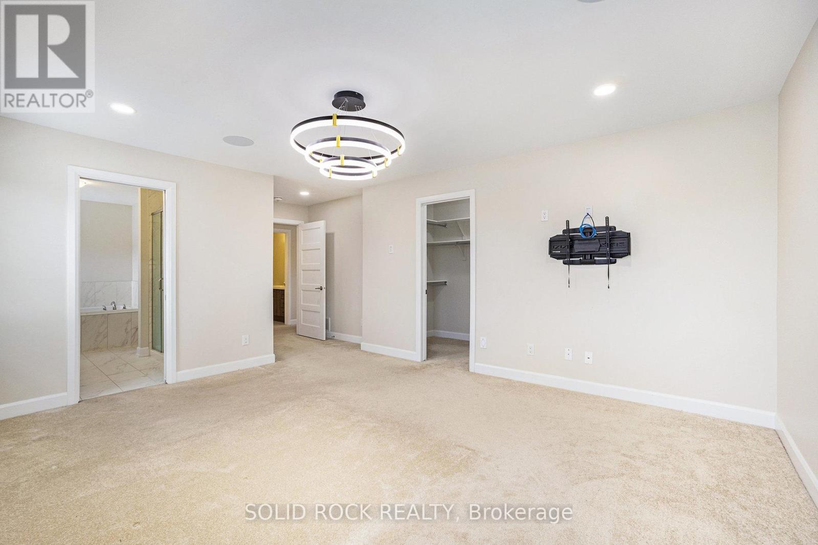 524 Lucent Street, Russell, ON - Indoor Photo Showing Other Room