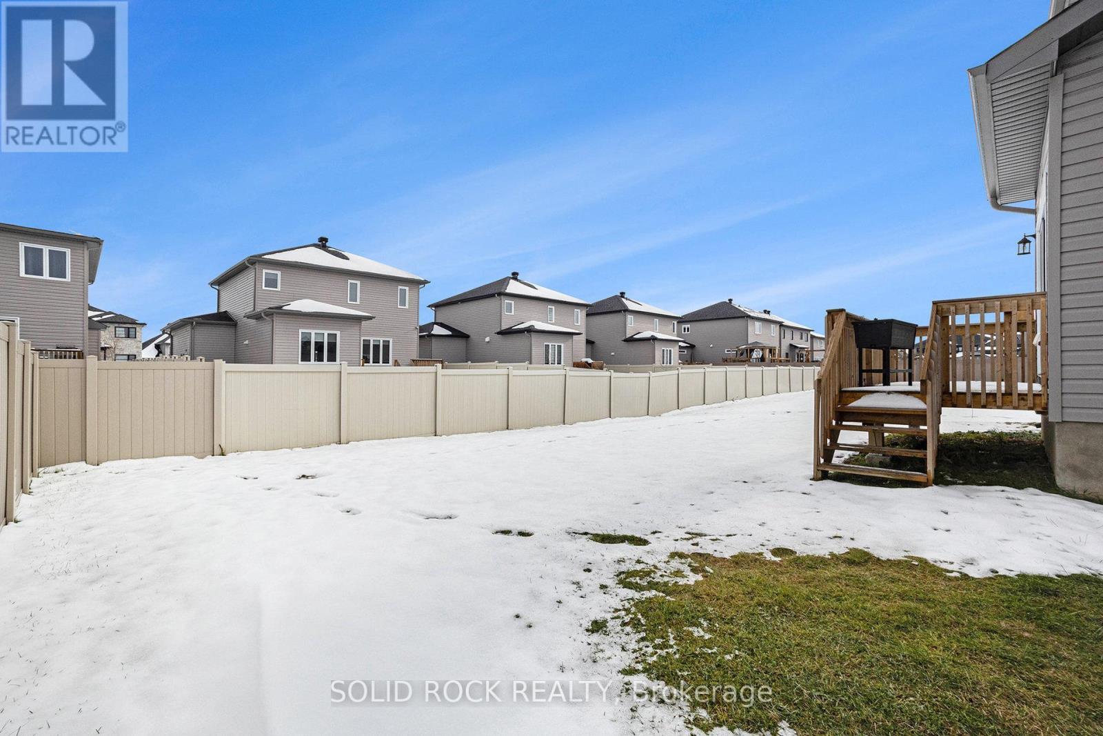 524 Lucent Street, Russell, ON - Outdoor