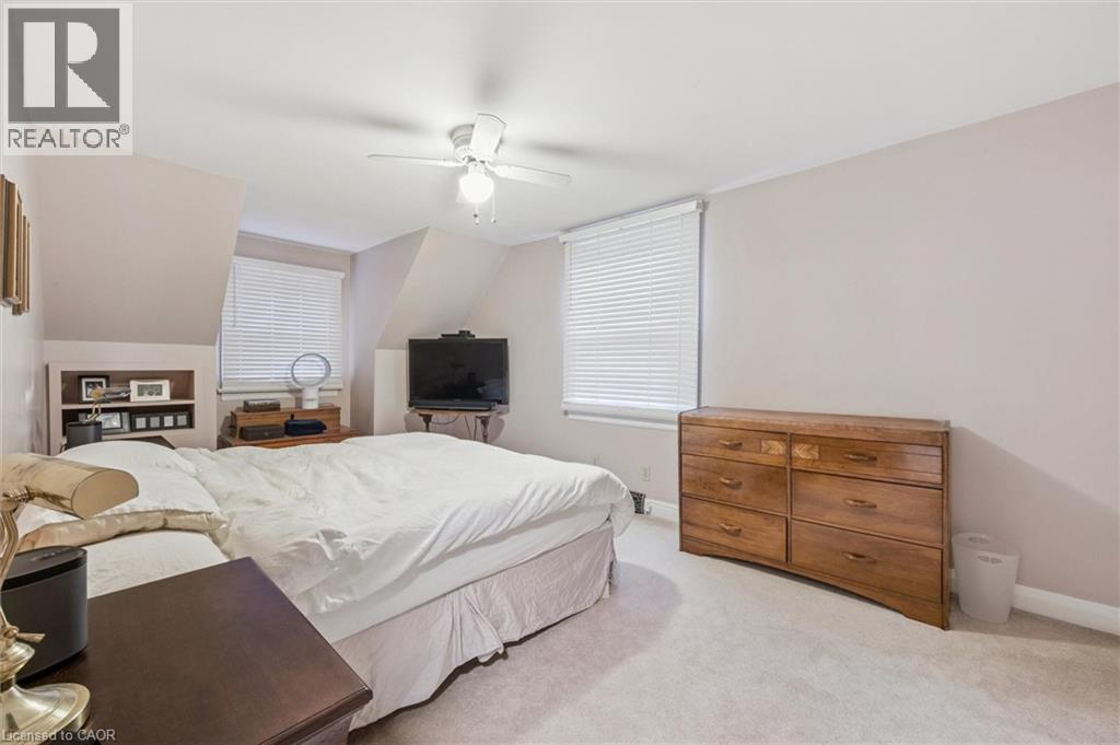 92 Borden Avenue N, Kitchener, ON - Indoor Photo Showing Bedroom