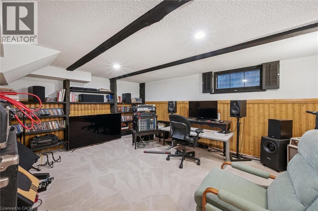 92 Borden Avenue N, Kitchener, ON - Indoor