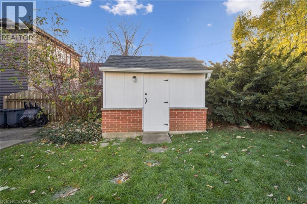 92 Borden Avenue N, Kitchener, ON - Outdoor