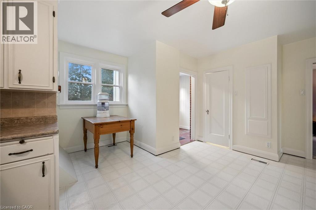 92 Borden Avenue N, Kitchener, ON - Indoor Photo Showing Other Room