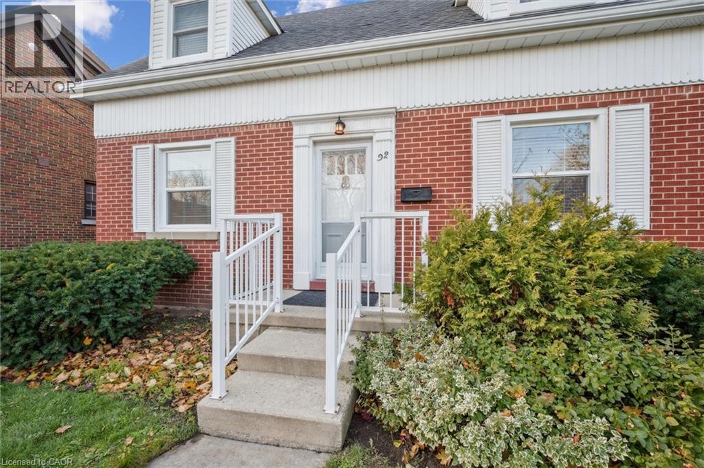 92 Borden Avenue N, Kitchener, ON - Outdoor