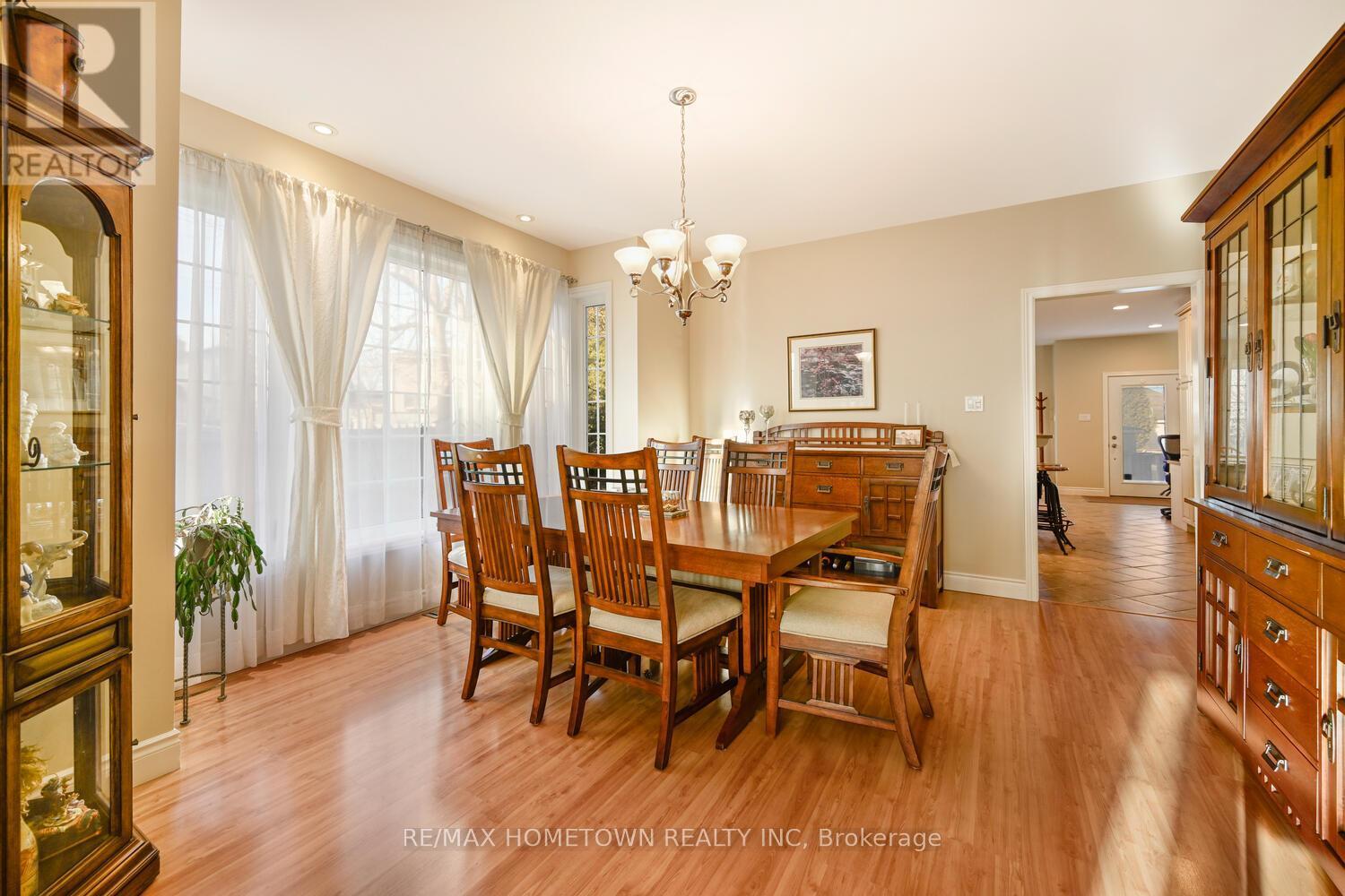 1337 Cuthbertson Avenue, Brockville, ON - Indoor Photo Showing Dining Room