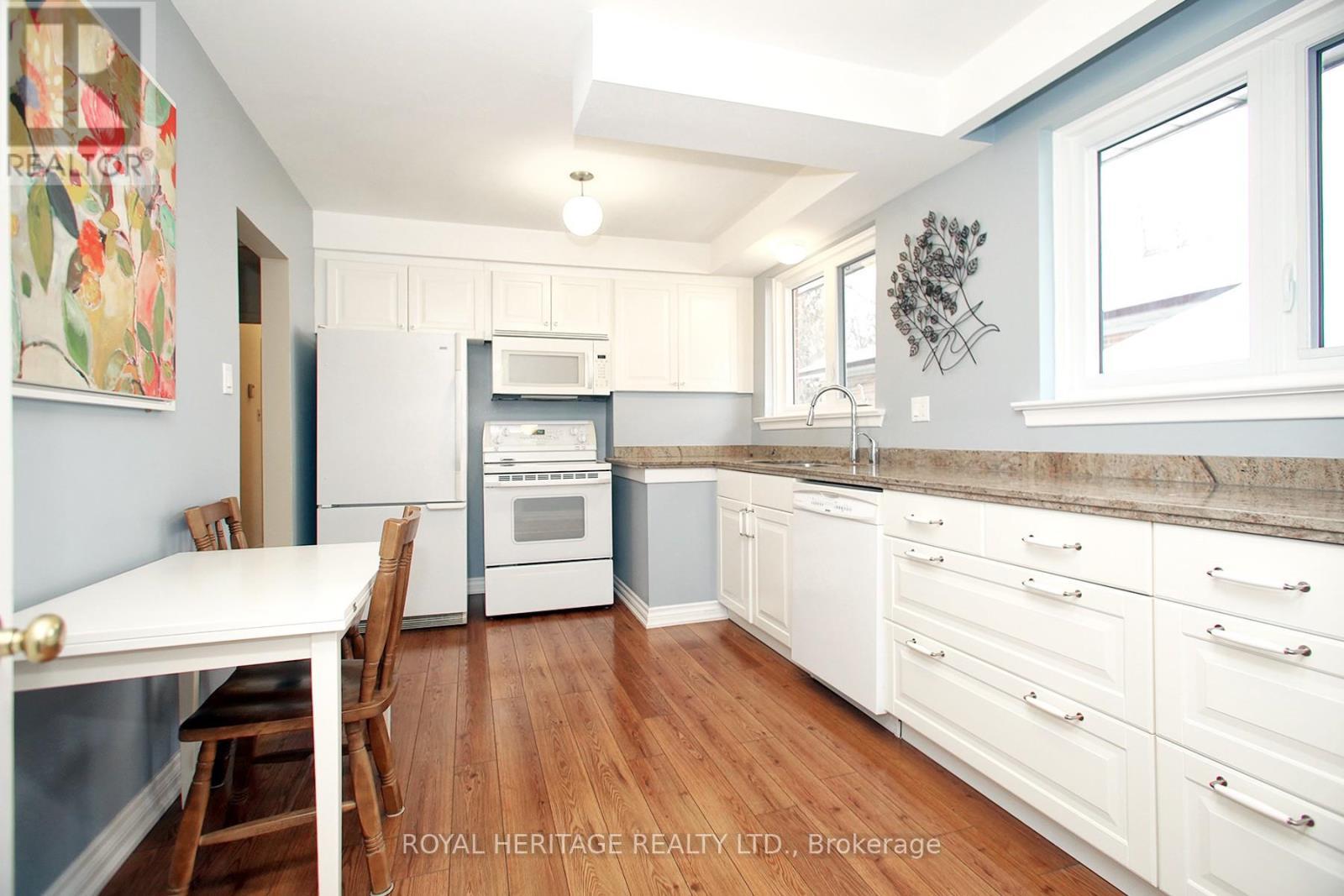 65 Bennett Road, Toronto, ON - Indoor Photo Showing Kitchen