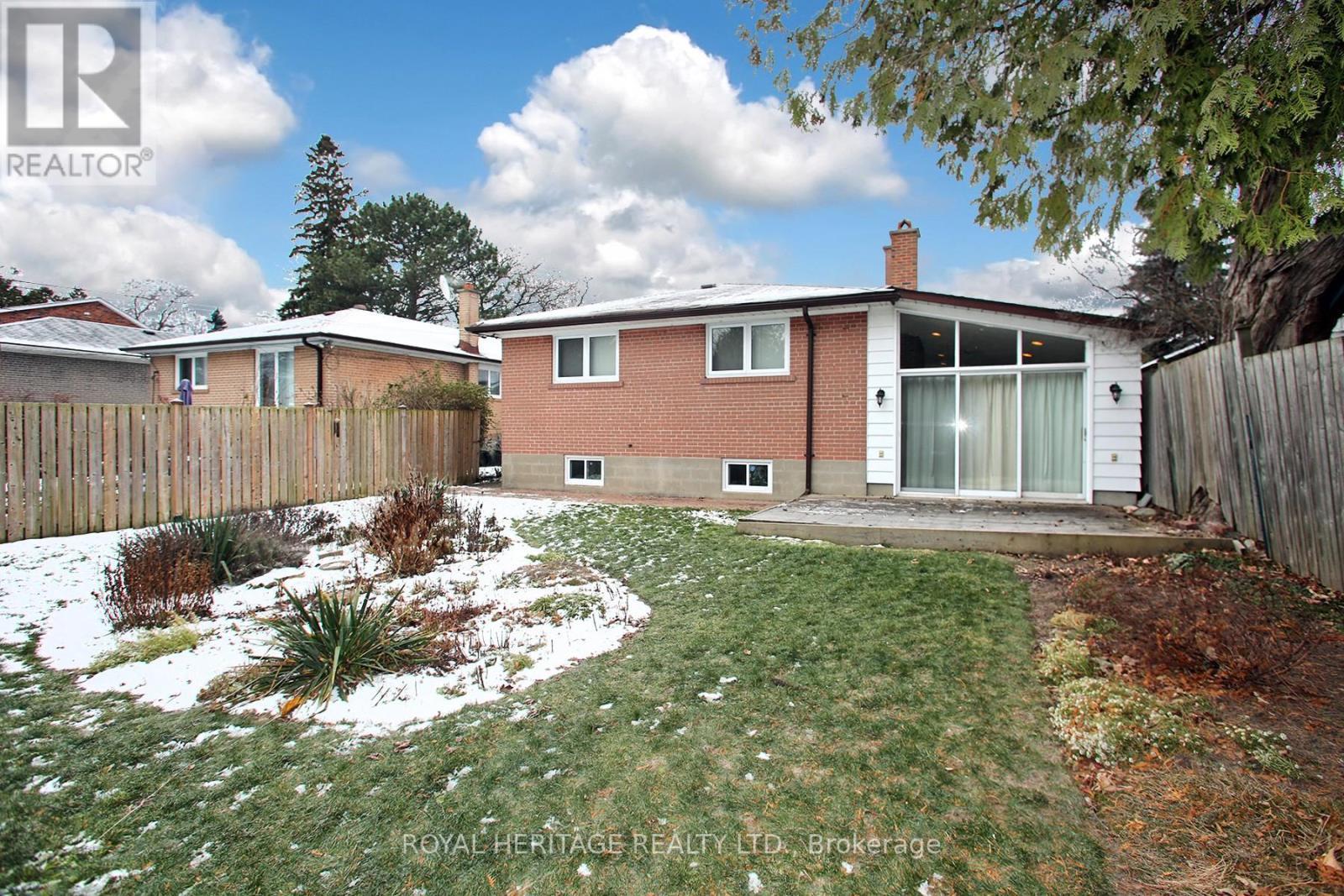 65 Bennett Road, Toronto, ON - Outdoor