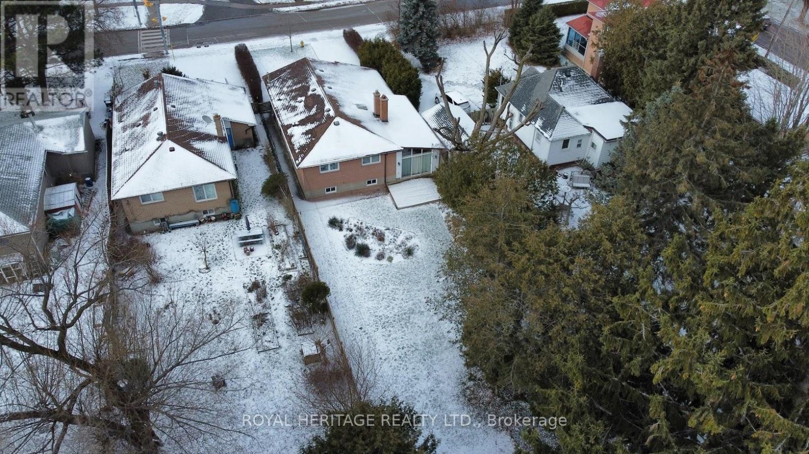 65 Bennett Road, Toronto, ON - Outdoor