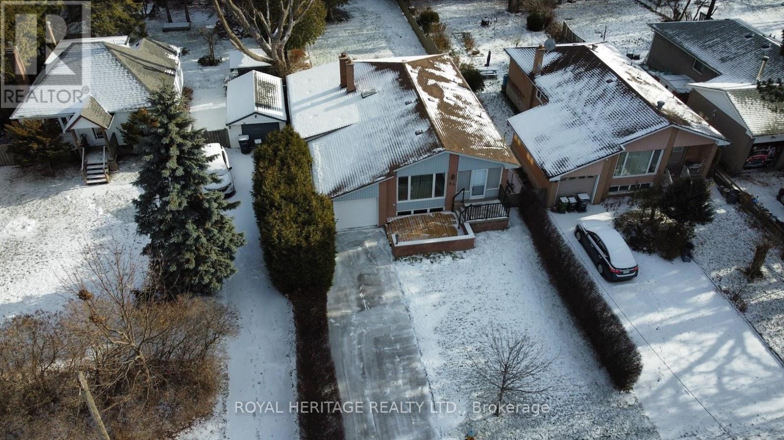 65 Bennett Road, Toronto, ON - Outdoor