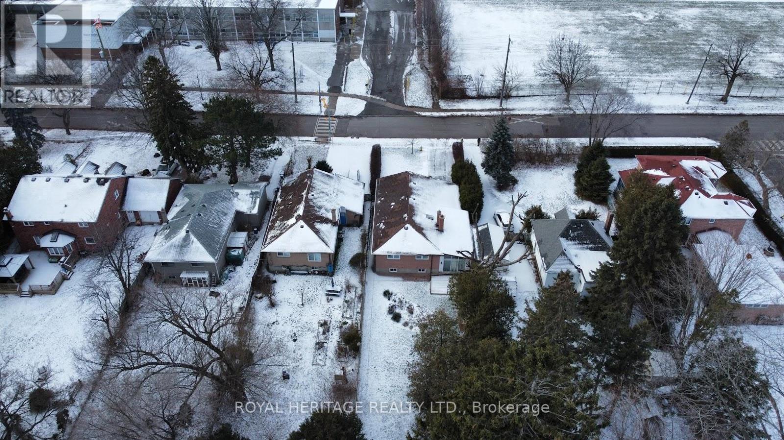 65 Bennett Road, Toronto, ON - Outdoor