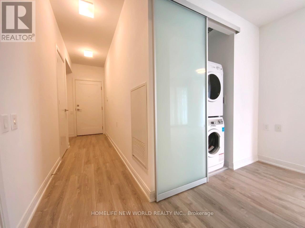 905 - 50 Charles Street E, Toronto, ON - Indoor Photo Showing Laundry Room