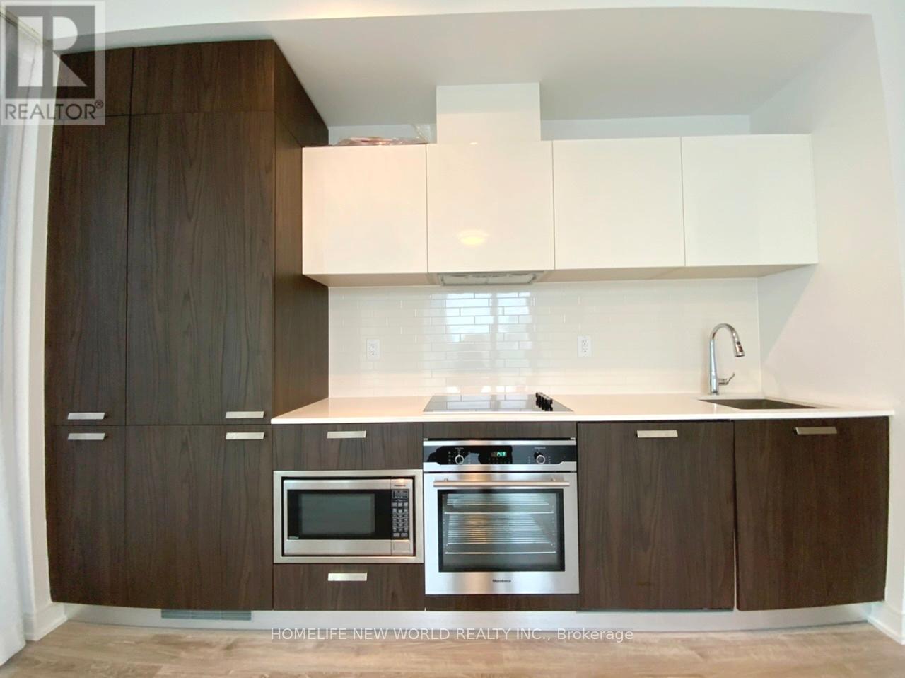 905 - 50 Charles Street E, Toronto, ON - Indoor Photo Showing Kitchen
