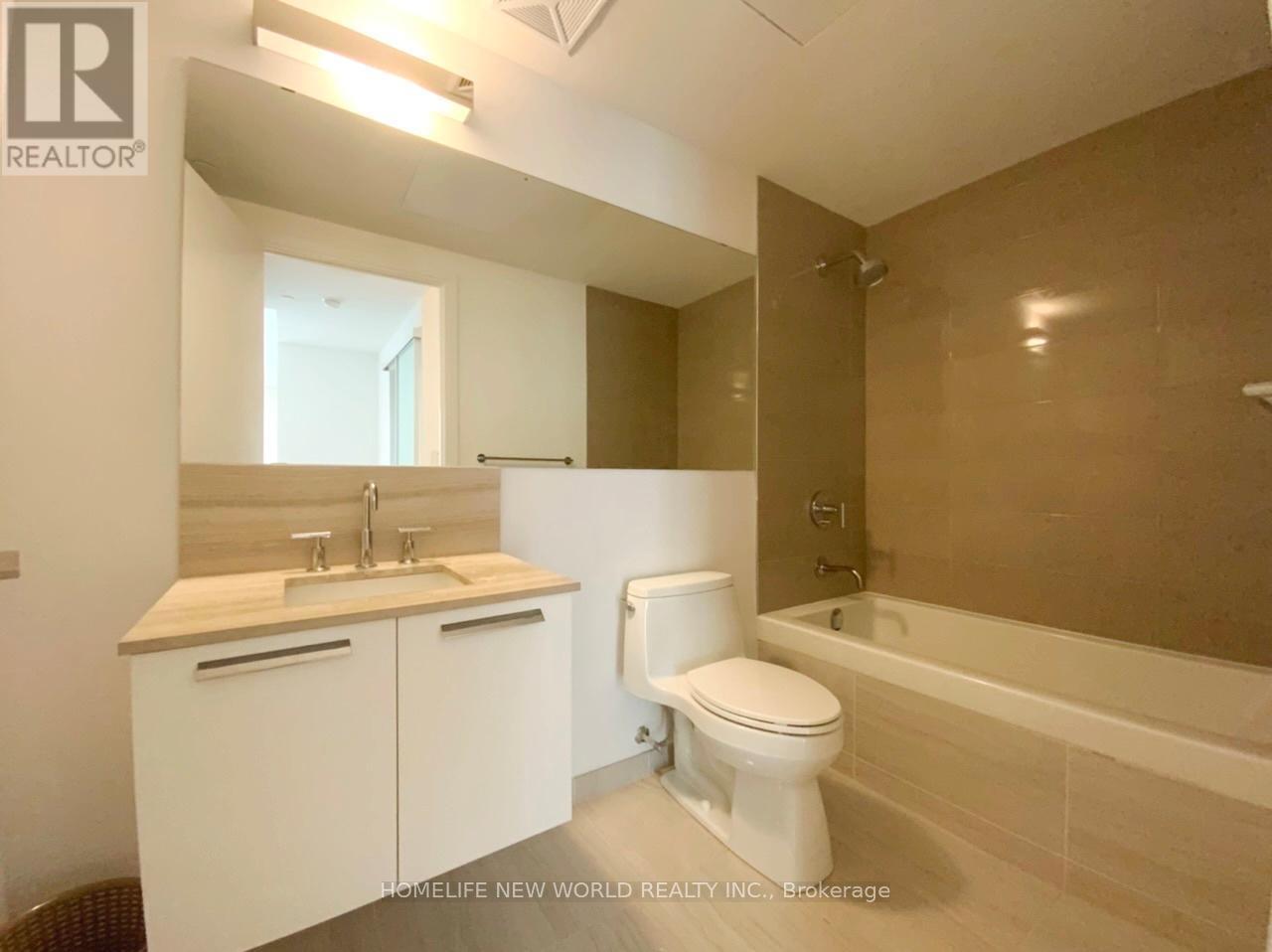 905 - 50 Charles Street E, Toronto, ON - Indoor Photo Showing Bathroom