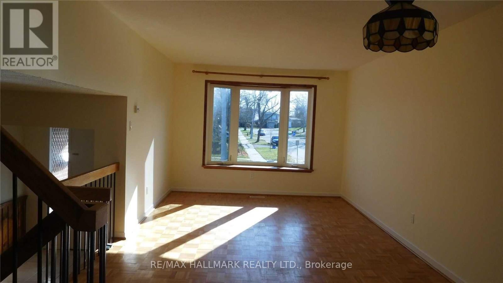 22 Springhead Gardens, Richmond Hill, ON - Indoor Photo Showing Other Room