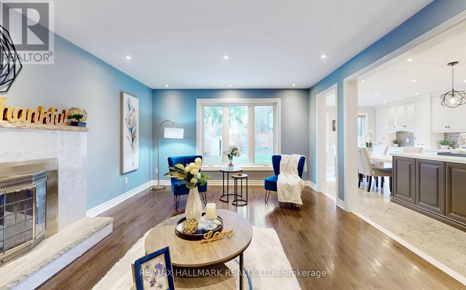 28A Westwood Lane, Richmond Hill, ON - Indoor With Fireplace