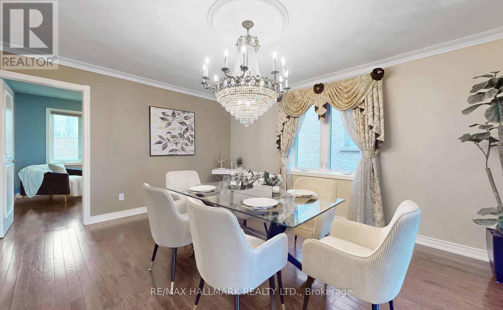 28A Westwood Lane, Richmond Hill, ON - Indoor Photo Showing Dining Room