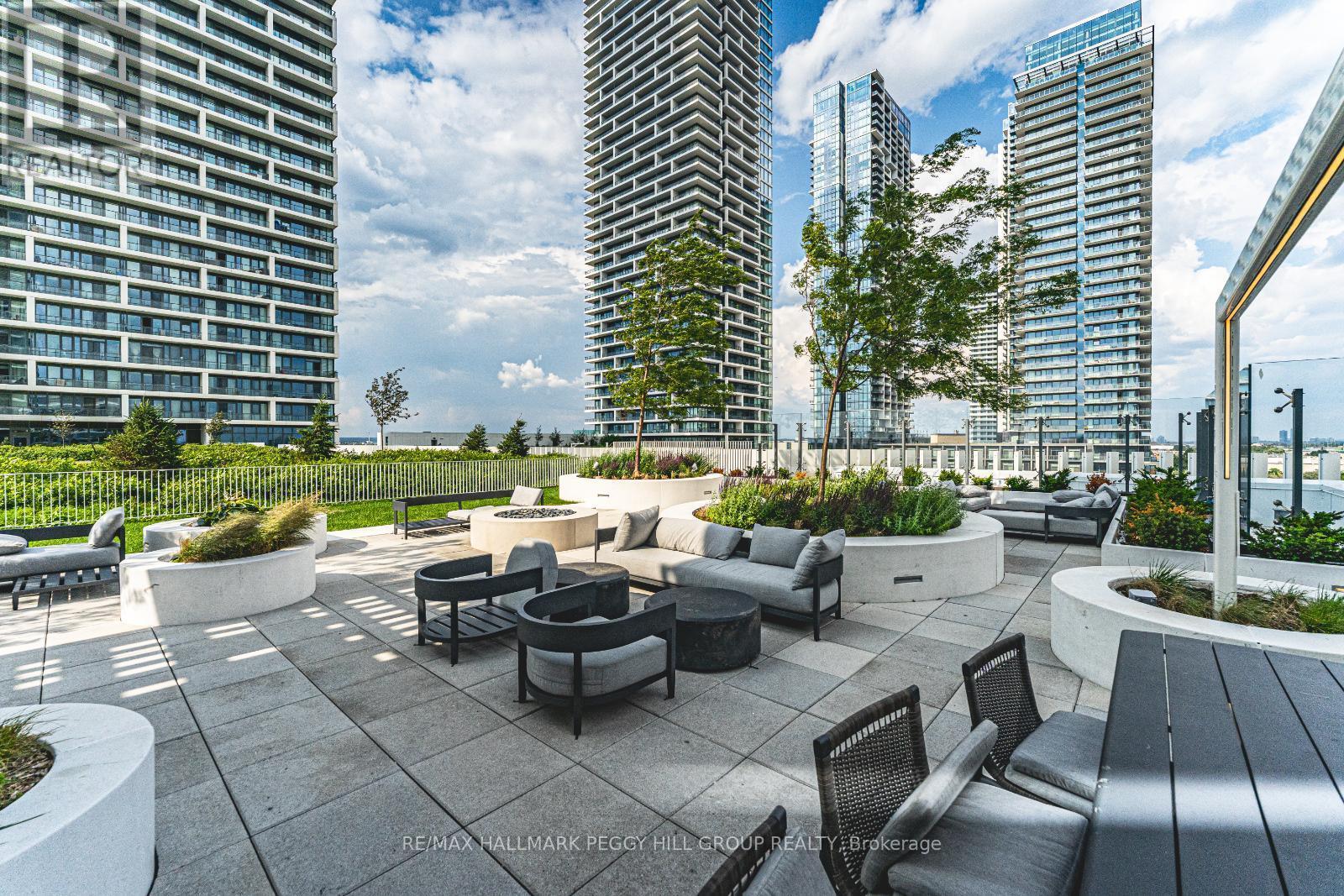 Ph05 - 5 Buttermill Avenue, Vaughan, ON - Outdoor With Facade