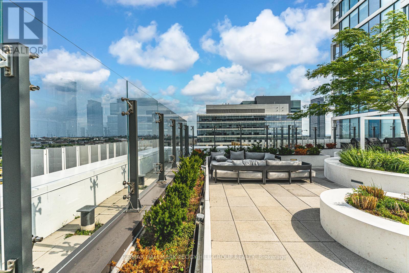 Ph05 - 5 Buttermill Avenue, Vaughan, ON - Outdoor