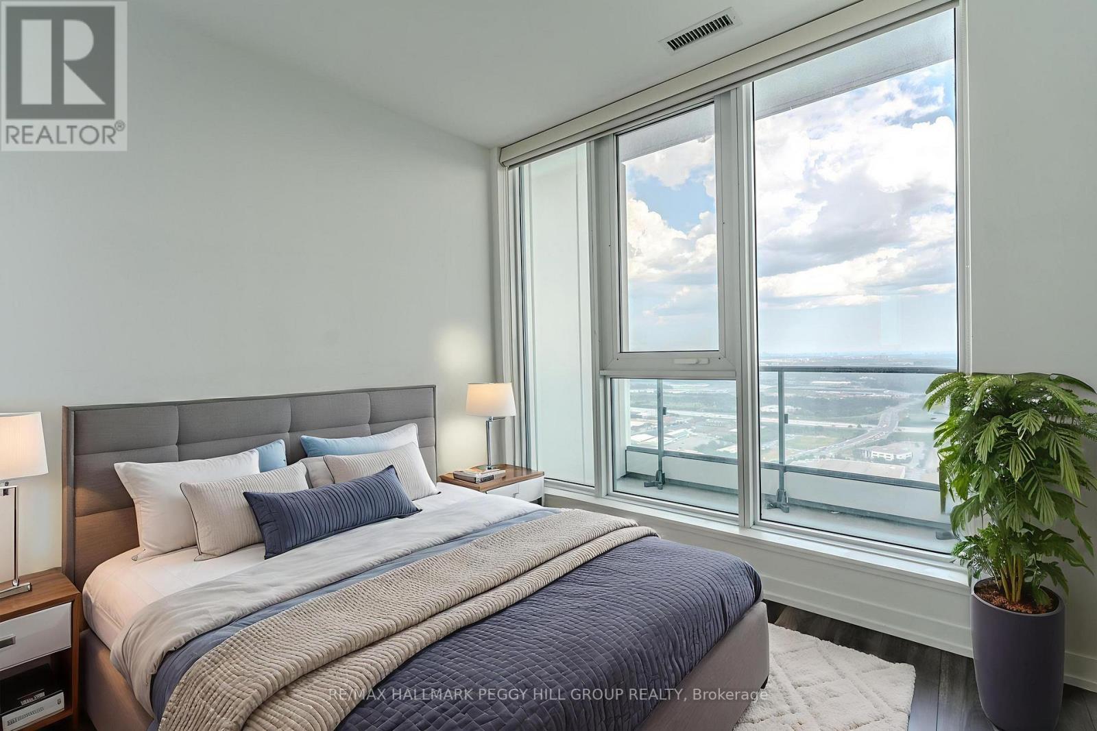 Ph05 - 5 Buttermill Avenue, Vaughan, ON - Indoor Photo Showing Bedroom