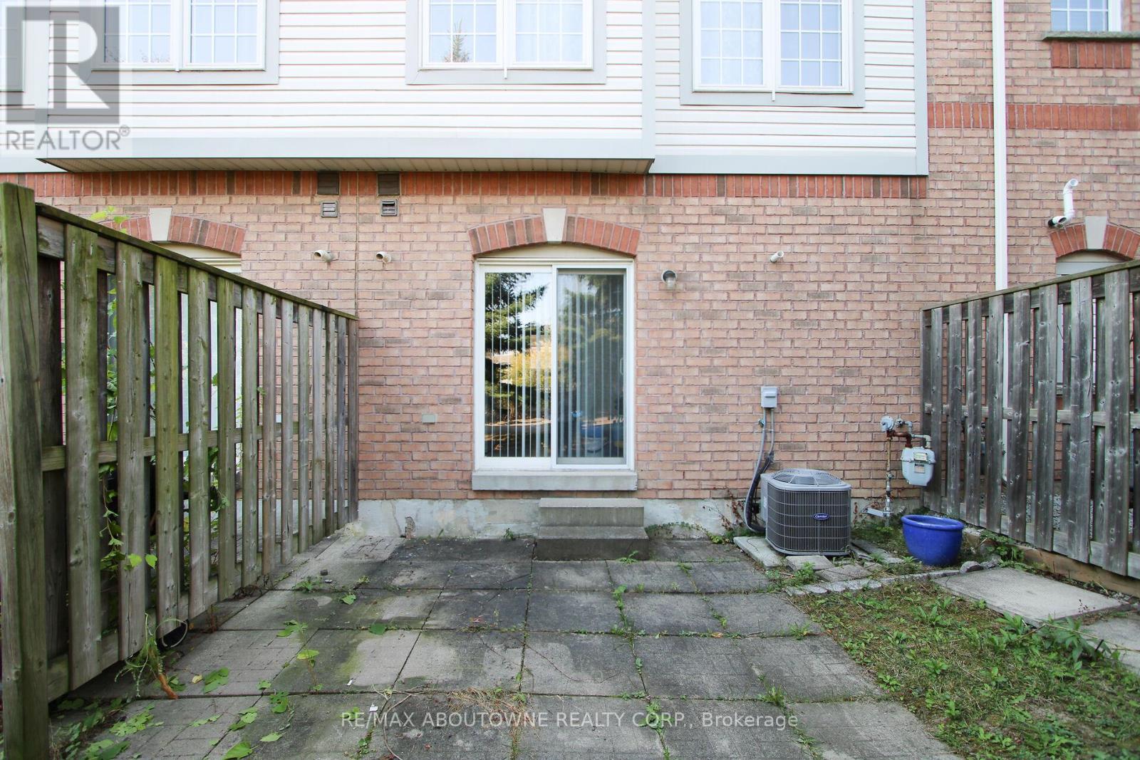 327 - 3030 Breakwater Court, Mississauga, ON - Outdoor With Exterior