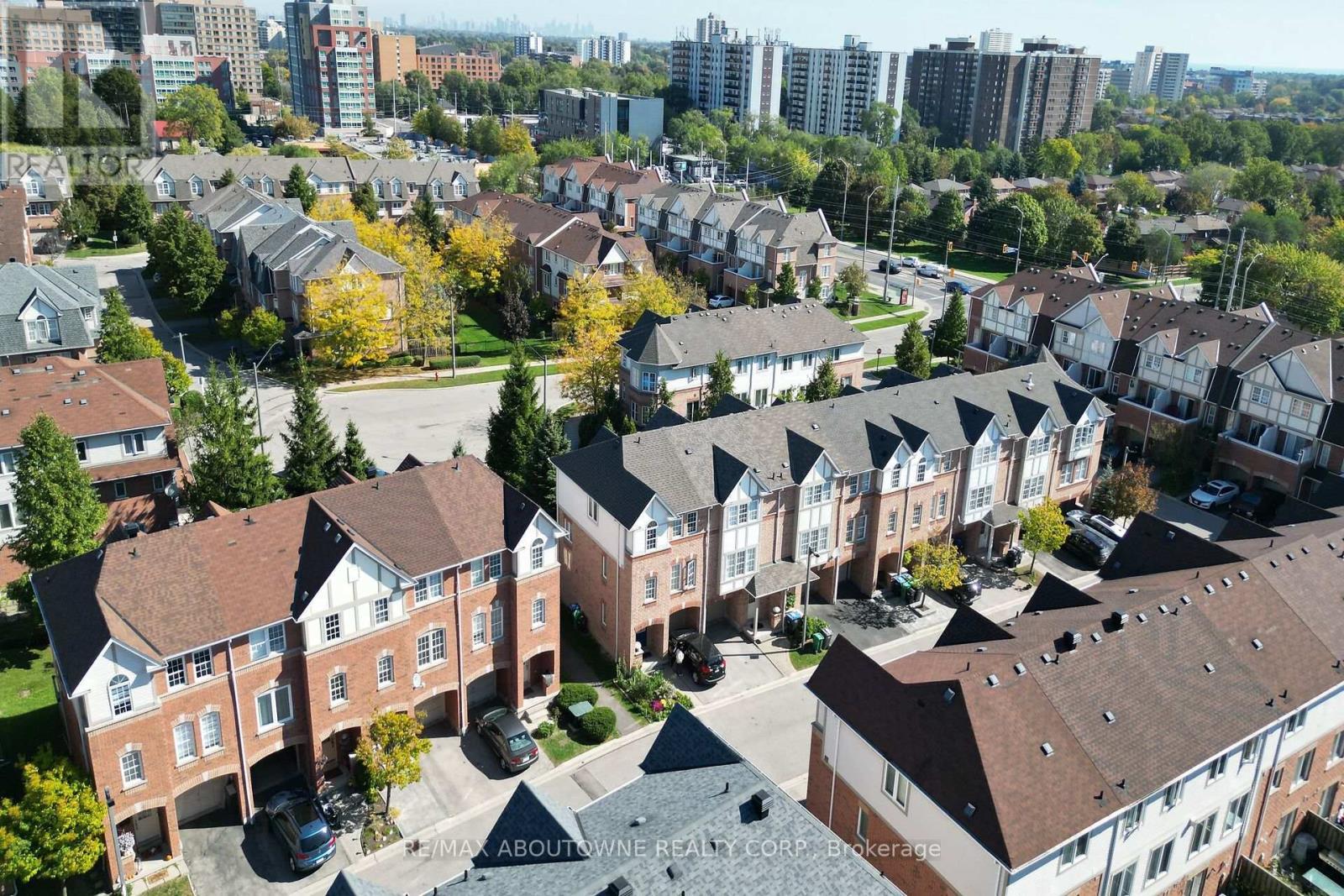 327 - 3030 Breakwater Court, Mississauga, ON - Outdoor With View