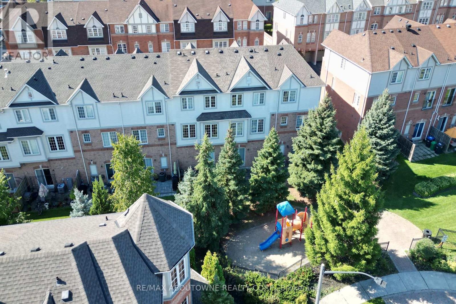 327 - 3030 Breakwater Court, Mississauga, ON - Outdoor With Facade