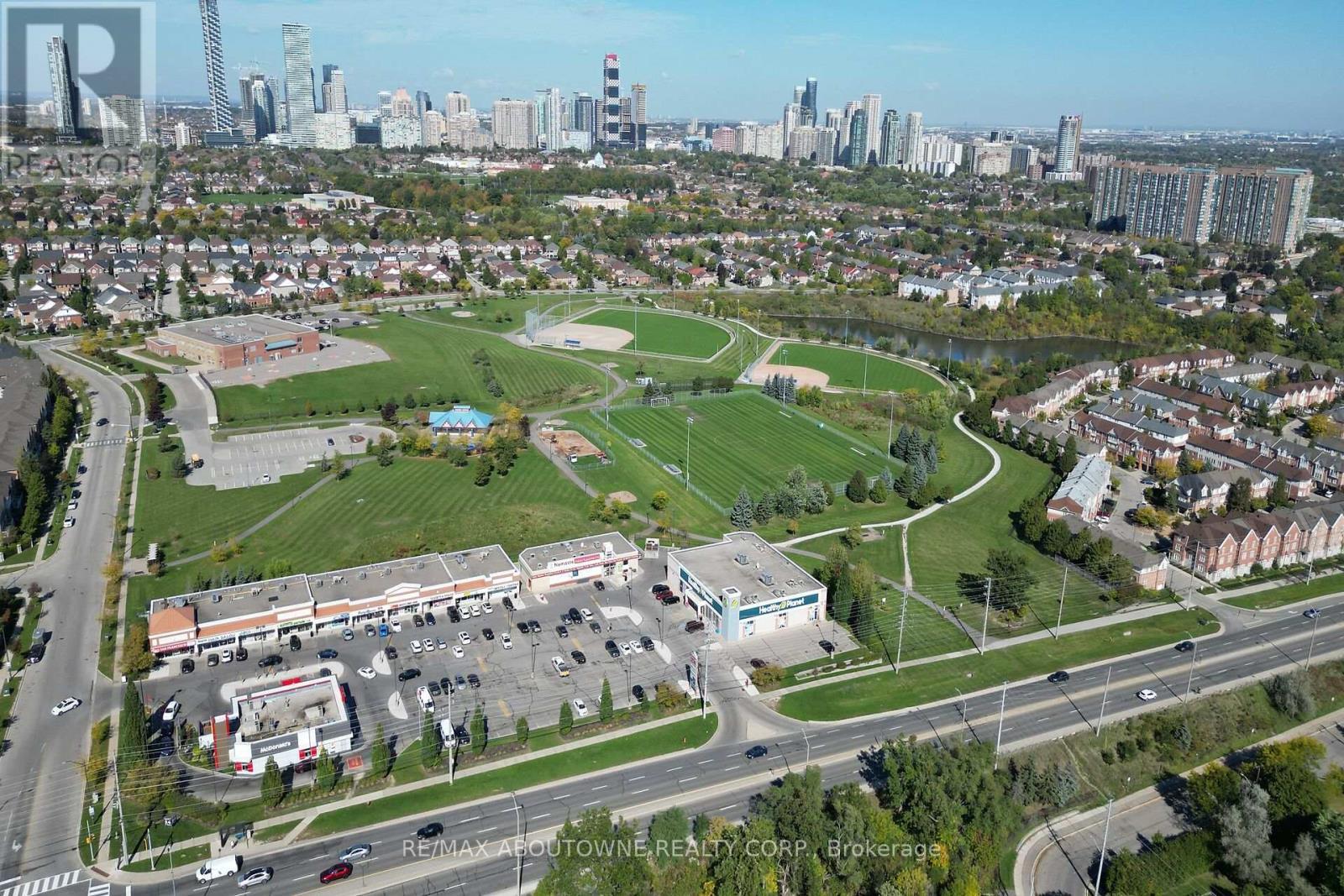 327 - 3030 Breakwater Court, Mississauga, ON - With View