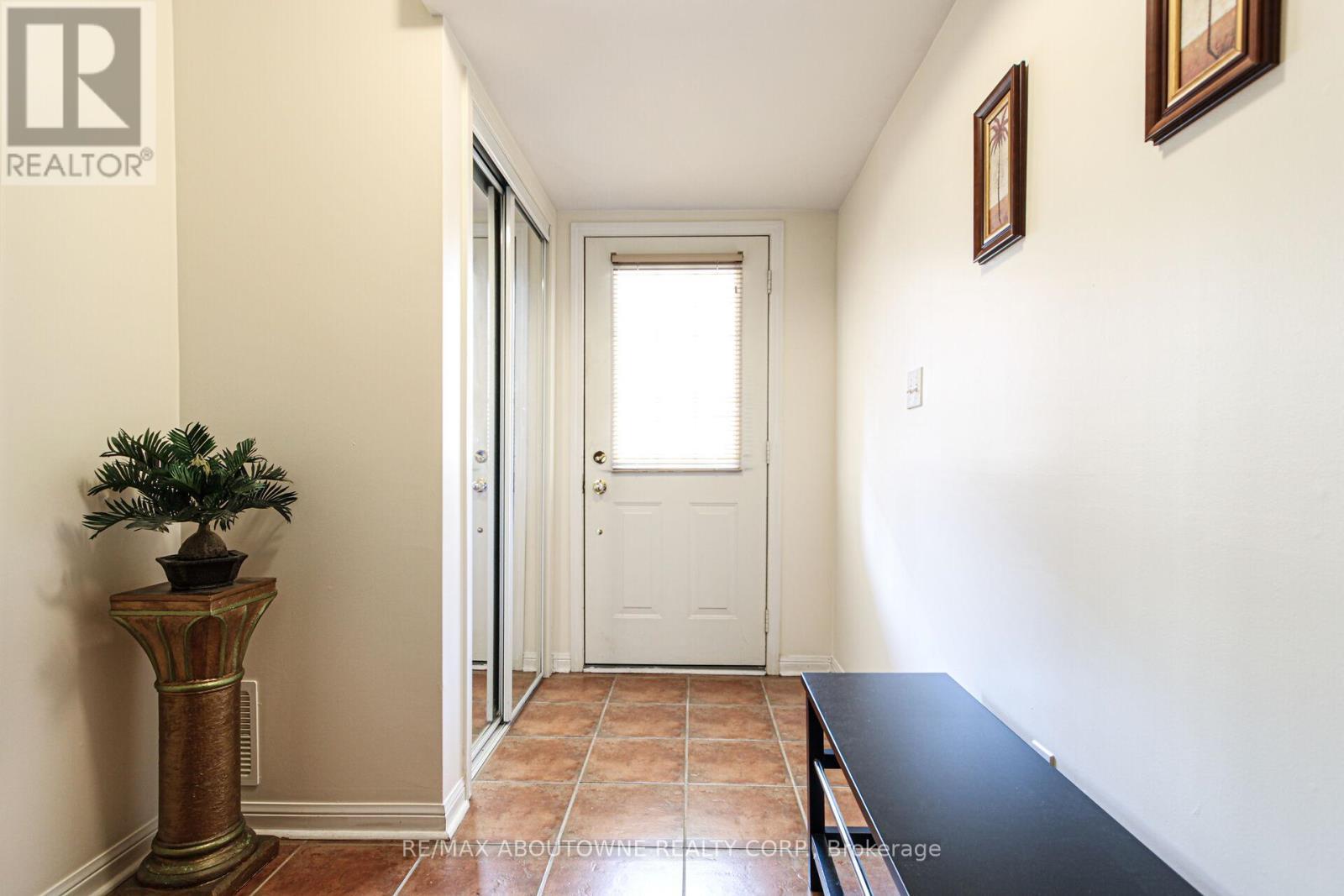 327 - 3030 Breakwater Court, Mississauga, ON - Indoor Photo Showing Other Room